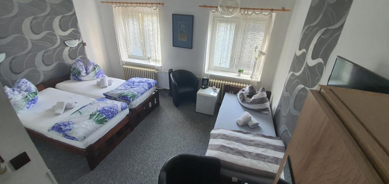 Penzion U Kohoutka Pardubice Esterno foto